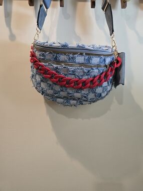 🔥 Frayed Denim Crossbody Bag with Red Chain Accent